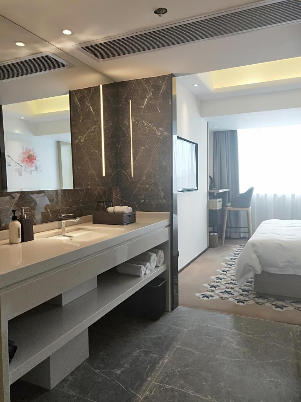 Paco Hotel Guangzhou Jiangtai Road Metro Branch Екстериор снимка