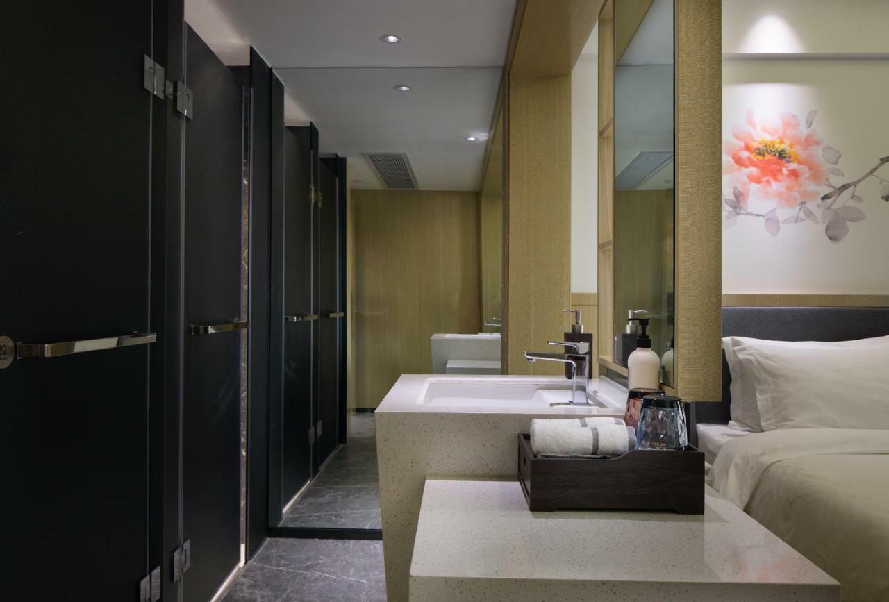 Paco Hotel Guangzhou Jiangtai Road Metro Branch Екстериор снимка