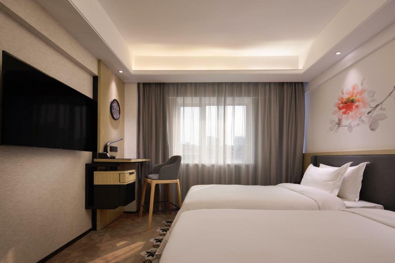 Paco Hotel Guangzhou Jiangtai Road Metro Branch Екстериор снимка