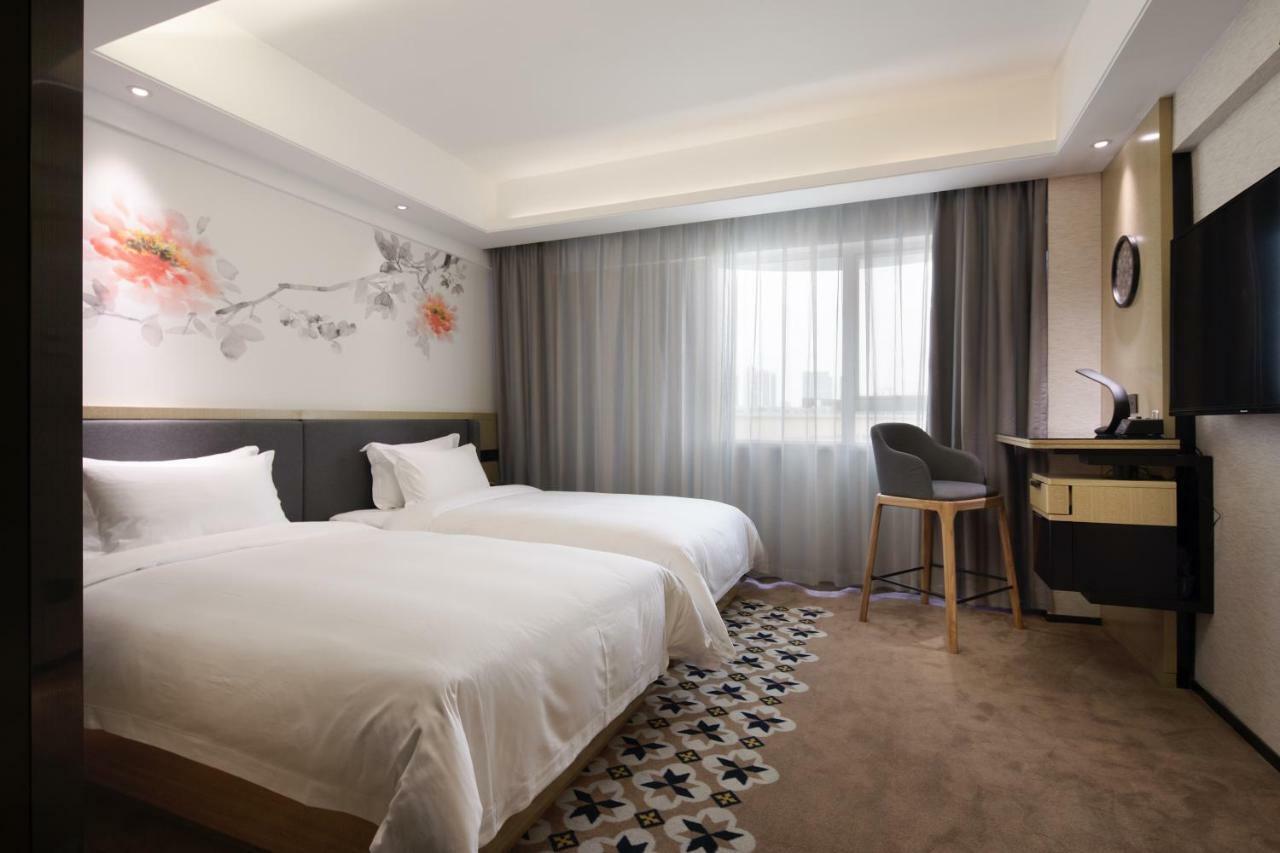 Paco Hotel Guangzhou Jiangtai Road Metro Branch Екстериор снимка